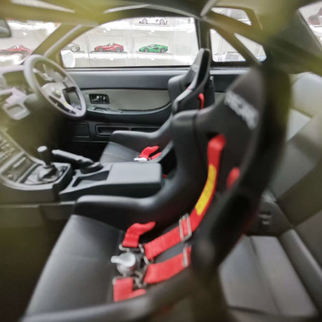 Accensione Nissan 1994 Skyline GT-R R32 Wangan Midnight Reina Akikawa White 1:18 – Modello in resina collezionabile