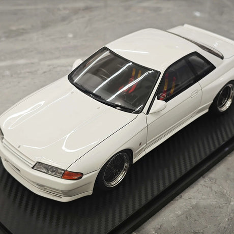Accensione Nissan 1994 Skyline GT-R R32 Wangan Midnight Reina Akikawa White 1:18 – Modello in resina collezionabile