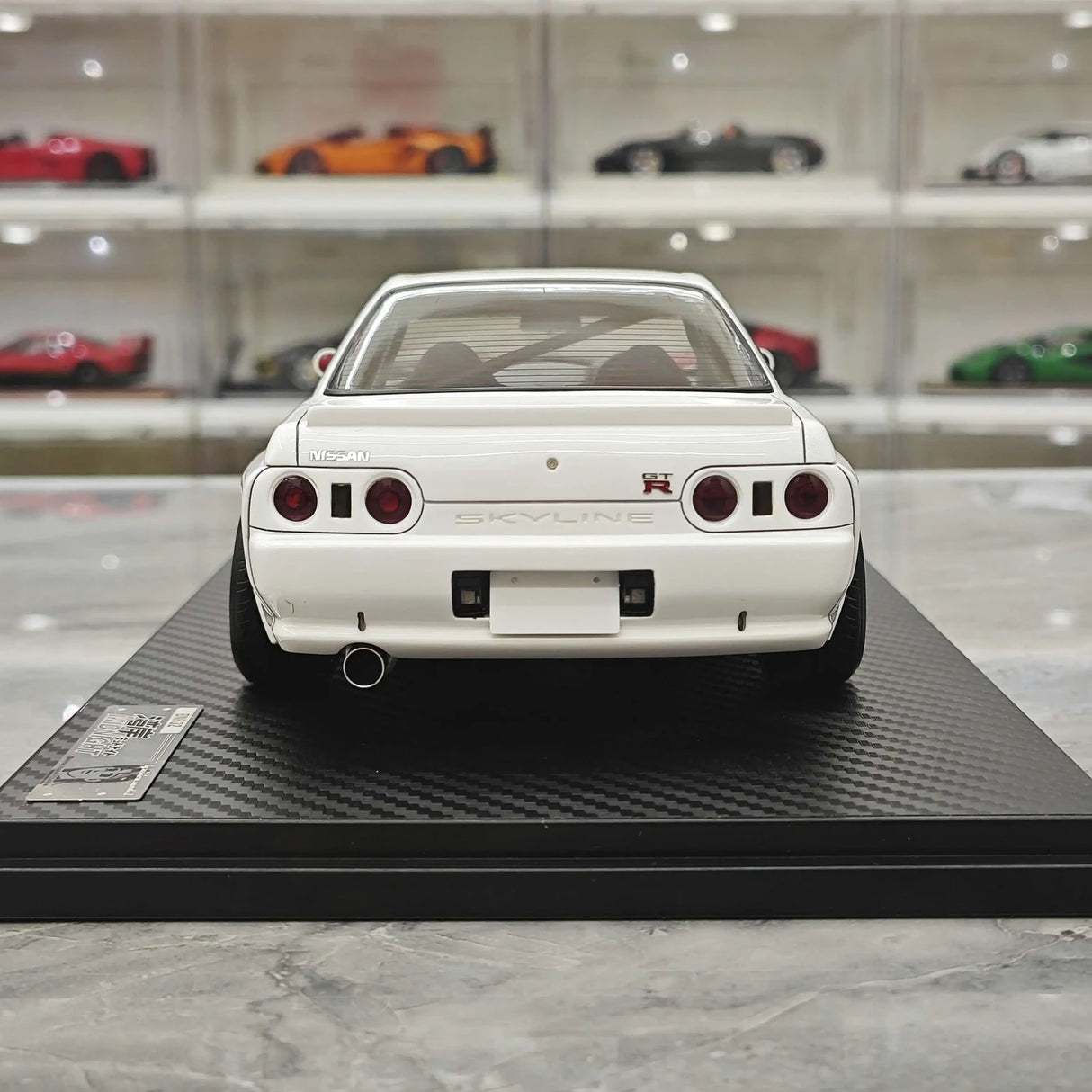 Accensione Nissan 1994 Skyline GT-R R32 Wangan Midnight Reina Akikawa White 1:18 – Modello in resina collezionabile