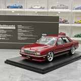 Ignition Nissan 1988 Cedric Cima Y31 Wine Red 1:18 – Sammelobjekt-Resin-Modellharz