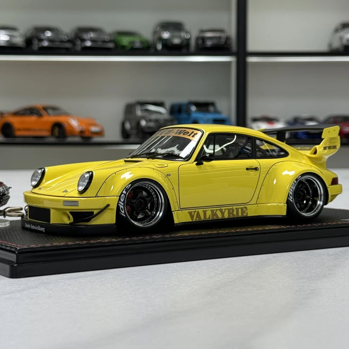 Ignition Porsche 1987 911 930 RWB JDM Amarelo 1:18 – Resina de Modelo de Resina Colecionável