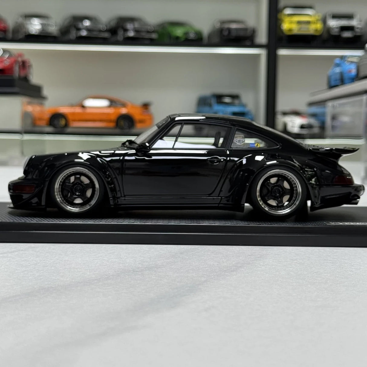 Ignition Porsche 1991 911 964 RWB Glossy zwart 1:18 – Collectible resin Model resin