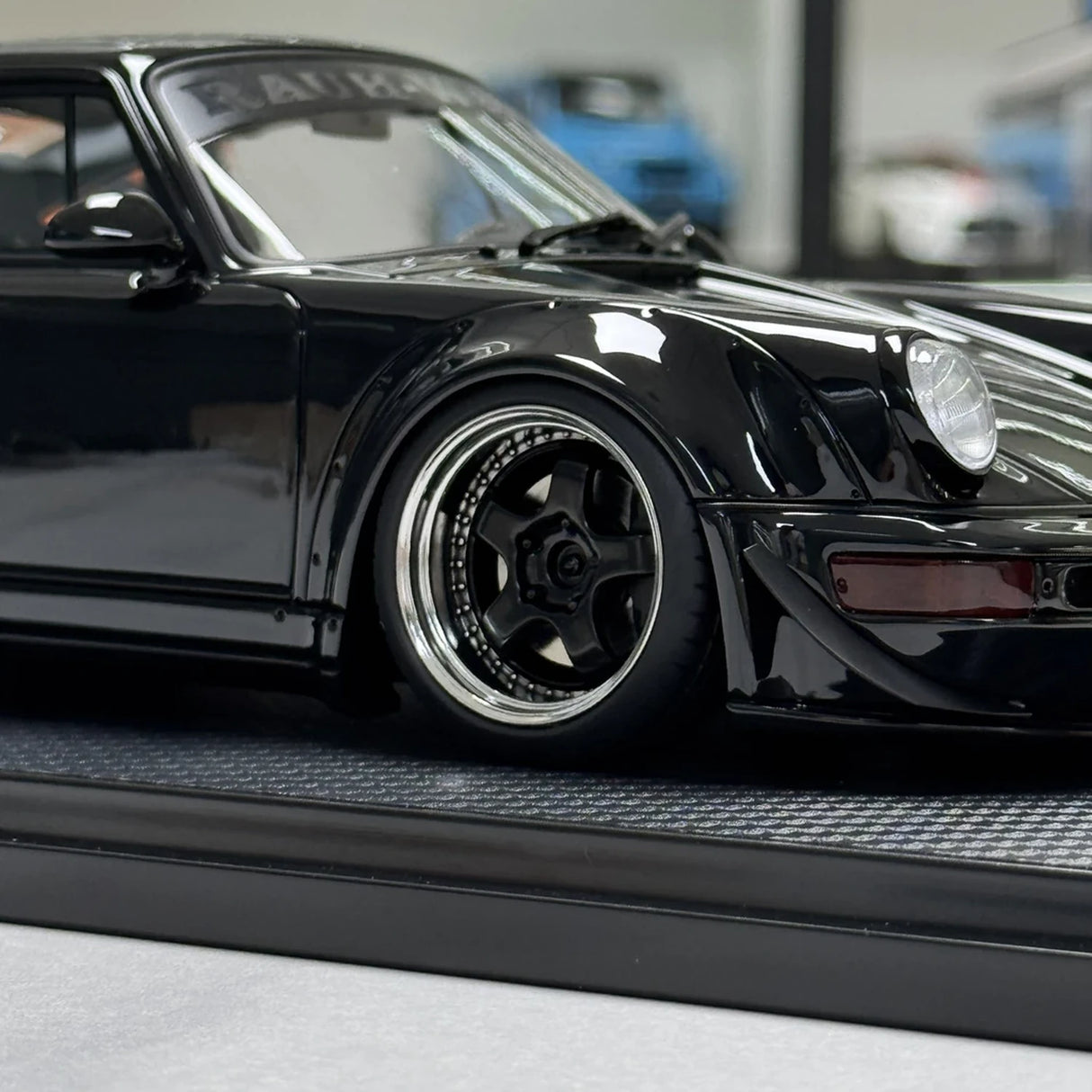 Ignition Porsche 1991 911 964 RWB Glossy zwart 1:18 – Collectible resin Model resin