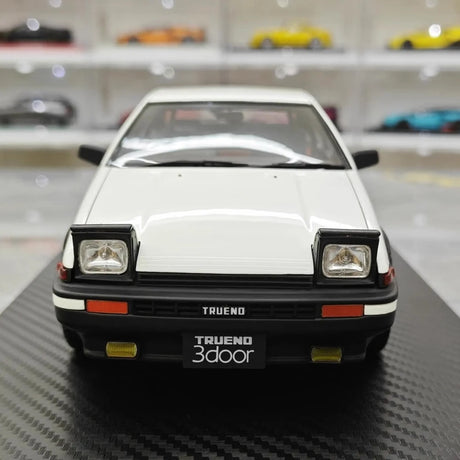 [Ignition] 1:18 Toyota 1983 AE86 Sprinter Trueno vit modellbil harts