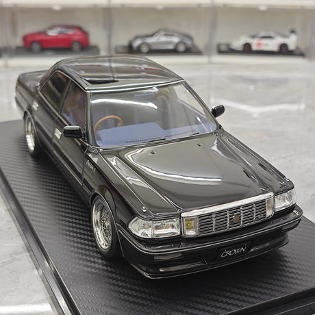 Ignition Toyota 1987 Crown Royal Saloon G 130 Black 1:18 – samlarresinmodellresin