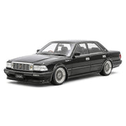 Ignition Toyota 1987 Crown Royal Saloon G 130 svart 1:18 – samlarbil i resin