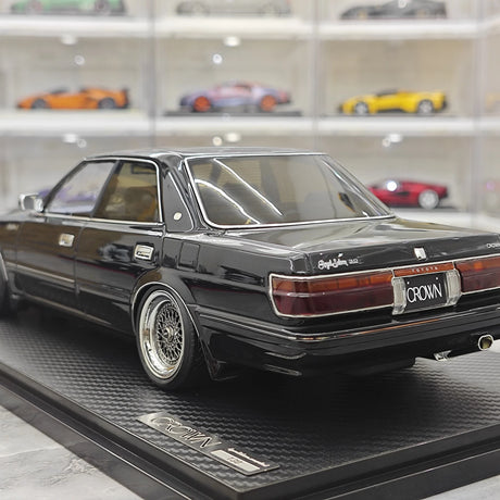 Ignition Toyota 1987 Crown Royal Saloon G 130 Black 1:18 – samlarresinmodellresin