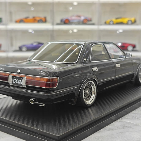 Ignition Toyota 1987 Crown Royal Saloon G 130 Black 1:18 – samlarresinmodellresin