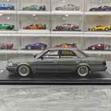 Ignition Toyota 1987 Crown Royal Saloon G 130 Gray 1:18 – samlarobjekt resinmodellresin