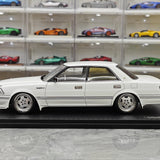 Ignition Toyota 1987 Crown Royal Saloon G White 1:18 – Sammelobjekt-Resin-Modellharz
