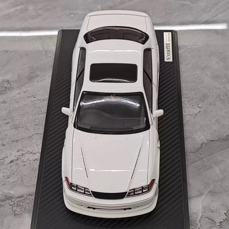 [Ignition] 1:18 Toyota 1996 Mark II JZX100 VERTEX wit modelauto Hars