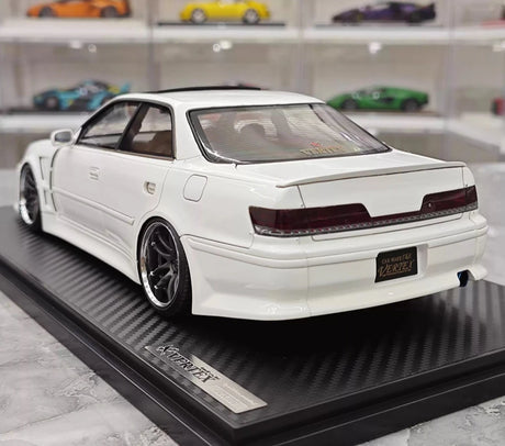 [Ignition] 1:18 Toyota 1996 Mark II JZX100 VERTEX wit modelauto Hars