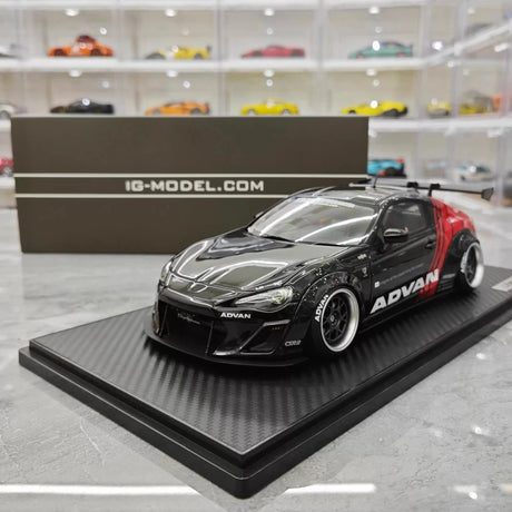 [Ignition] 1:18 Toyota 2012 86 Subaru BRZ LBWK svart modellbil resin