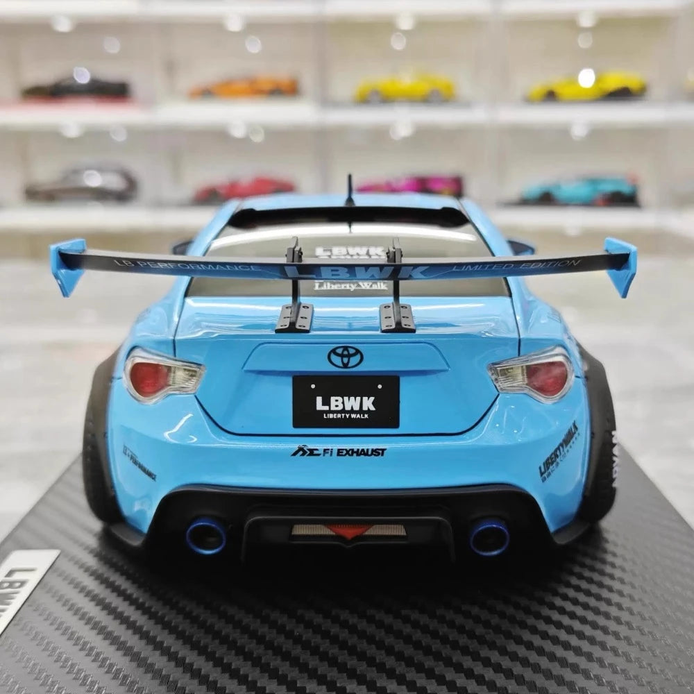 [Ignition] 1:18 Toyota 2012 86 Subaru BRZ LBWK blauw modelauto Hars