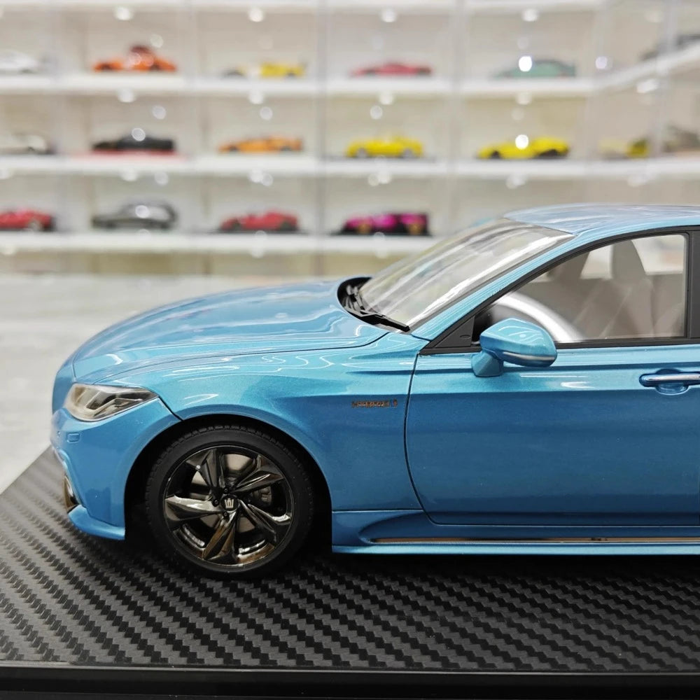 [Ignition] 1:18 Toyota 2020 Crown RS Blue Model Car Resin