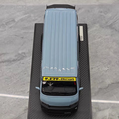 [Ignition] 1:18 Toyota 2023 Hiace TSD Works Blue Model Car Resin