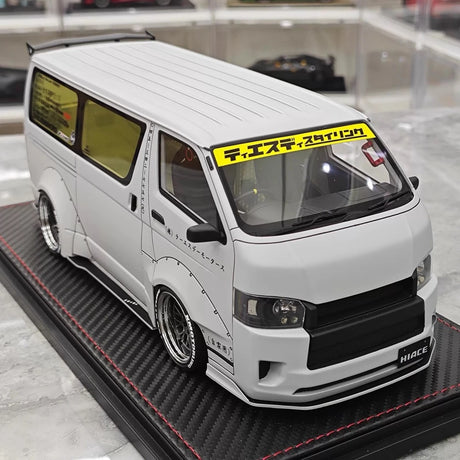 [Ignition] 1:18 Toyota 2023 Hiace TSD Works grå modellbil harts