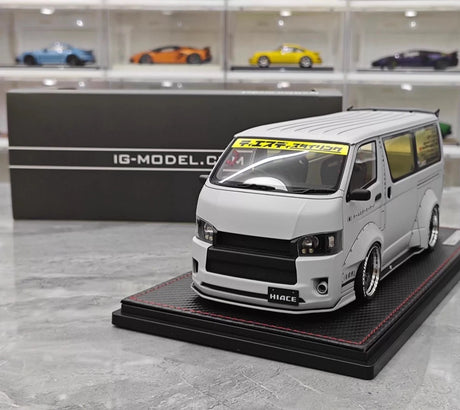 [Ignition] 1:18 Toyota 2023 Hiace TSD Works grå modellbil harts
