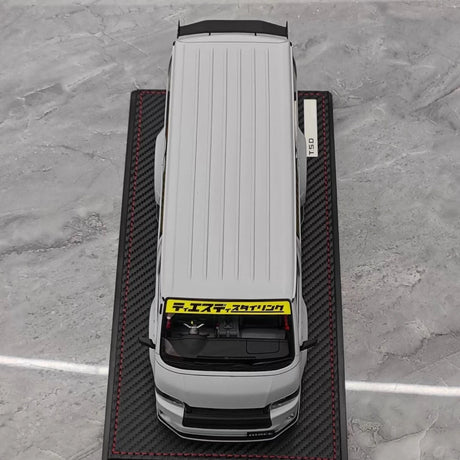 [Ignition] 1:18 Toyota 2023 Hiace TSD Works grå modellbil harts