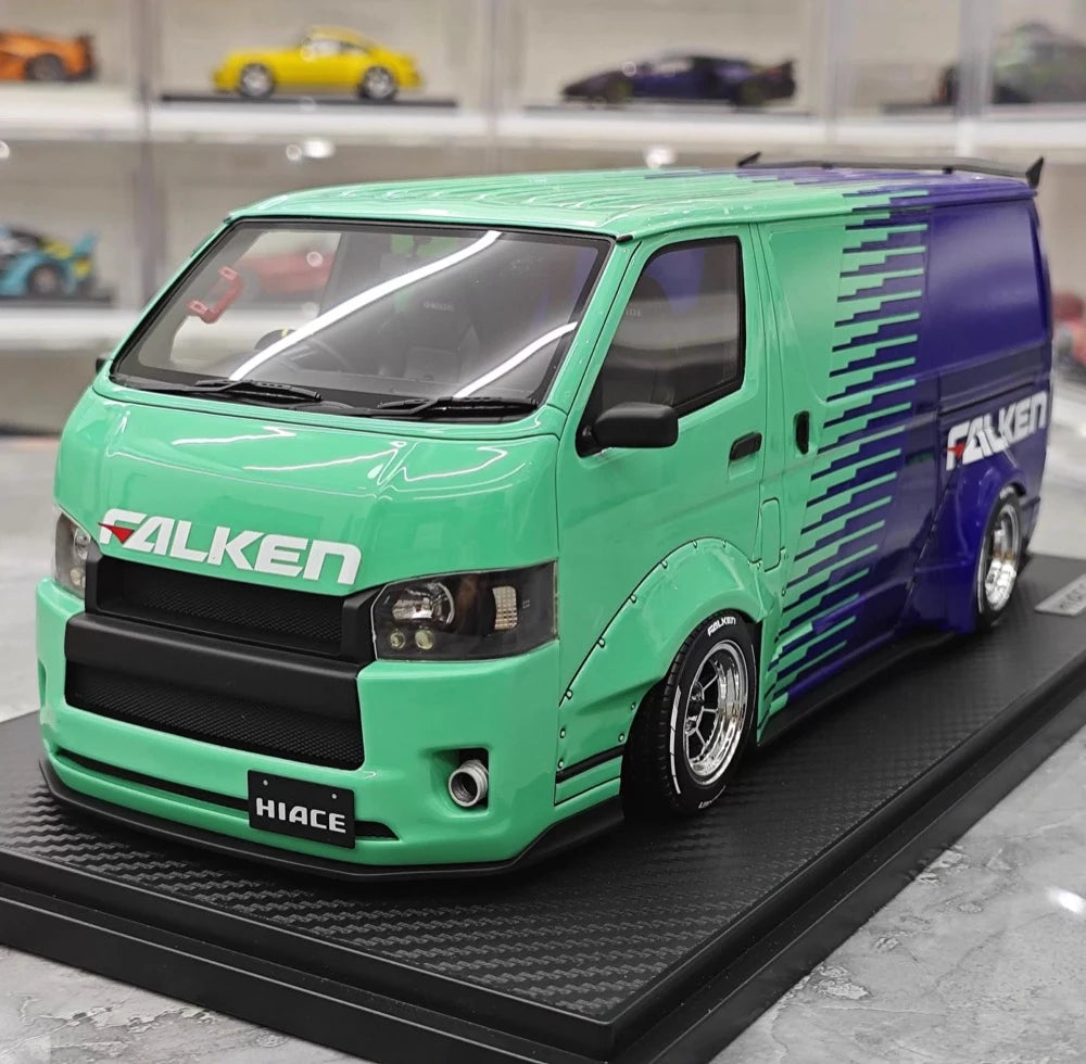 [Ignition] 1:18 Toyota 2023 Hiace TSD Works Green Model Car Resin
