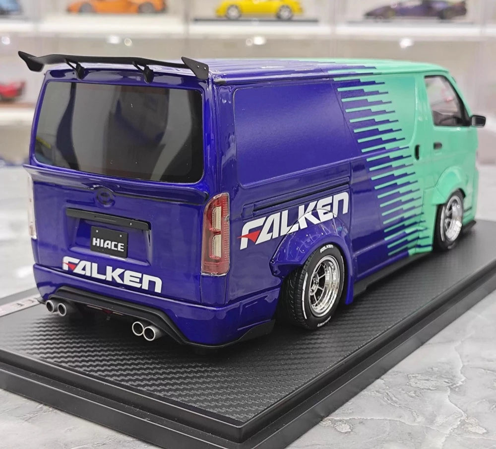 [Ignition] 1:18 Toyota 2023 Hiace TSD Works Green Model Car Resin