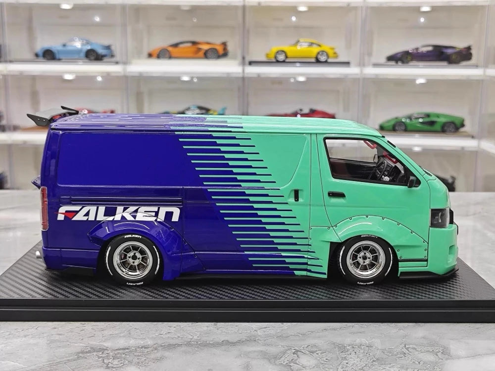 [Ignition] 1:18 Toyota 2023 Hiace TSD Works Green Model Car Resin