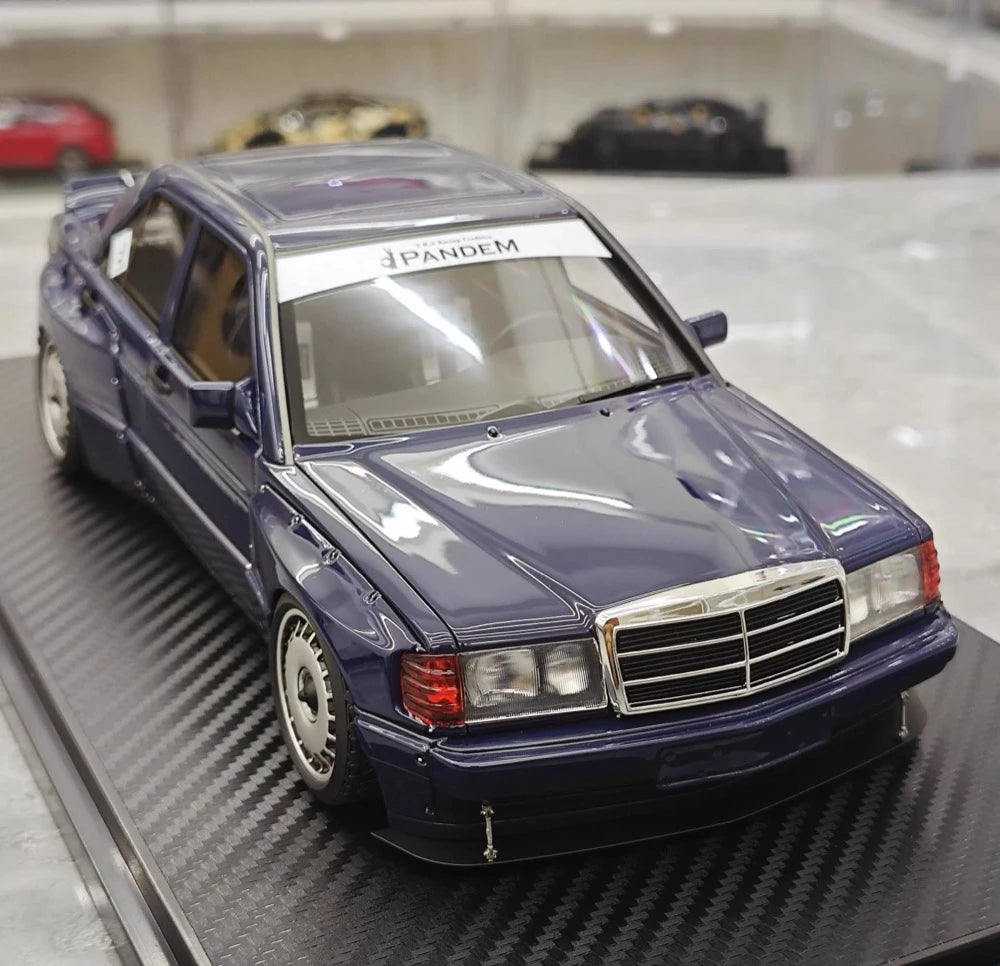 [Ignition] 1:18 Mercedes-Benz 1990 190E Pandem Rocket Bunny blauw modelauto Hars