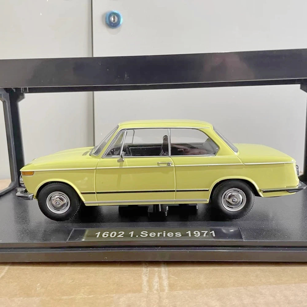 [KK Scale] 1:18 BMW 1971 1602 Yellow Model Car Die-Cast