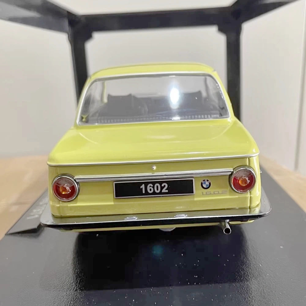 [KK Scale] 1:18 BMW 1971 1602 Yellow Model Car Die-Cast