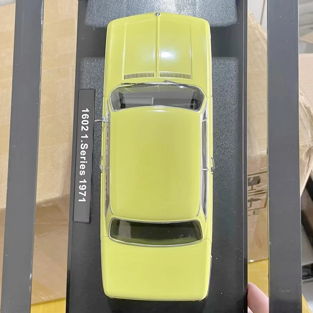 [KK Scale] 1:18 BMW 1971 1602 Yellow Model Car Die-Cast