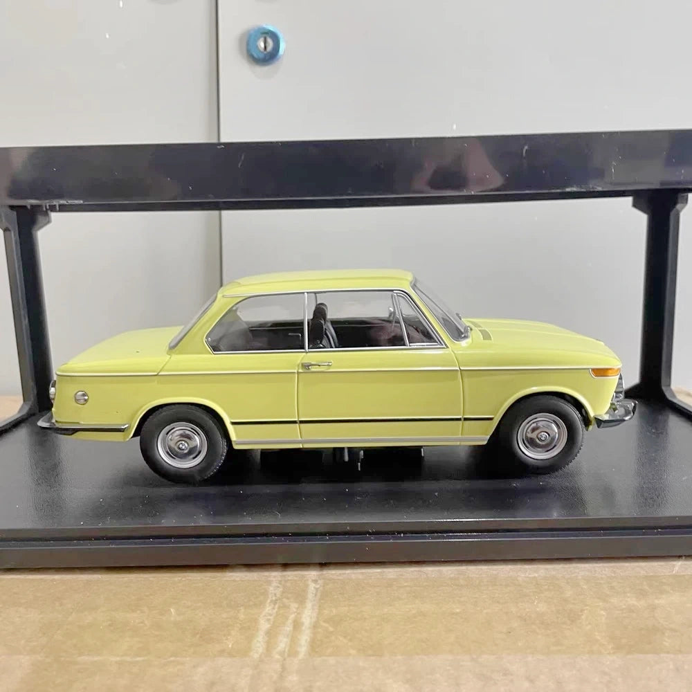 [KK Scale] 1:18 BMW 1971 1602 Yellow Model Car Die-Cast