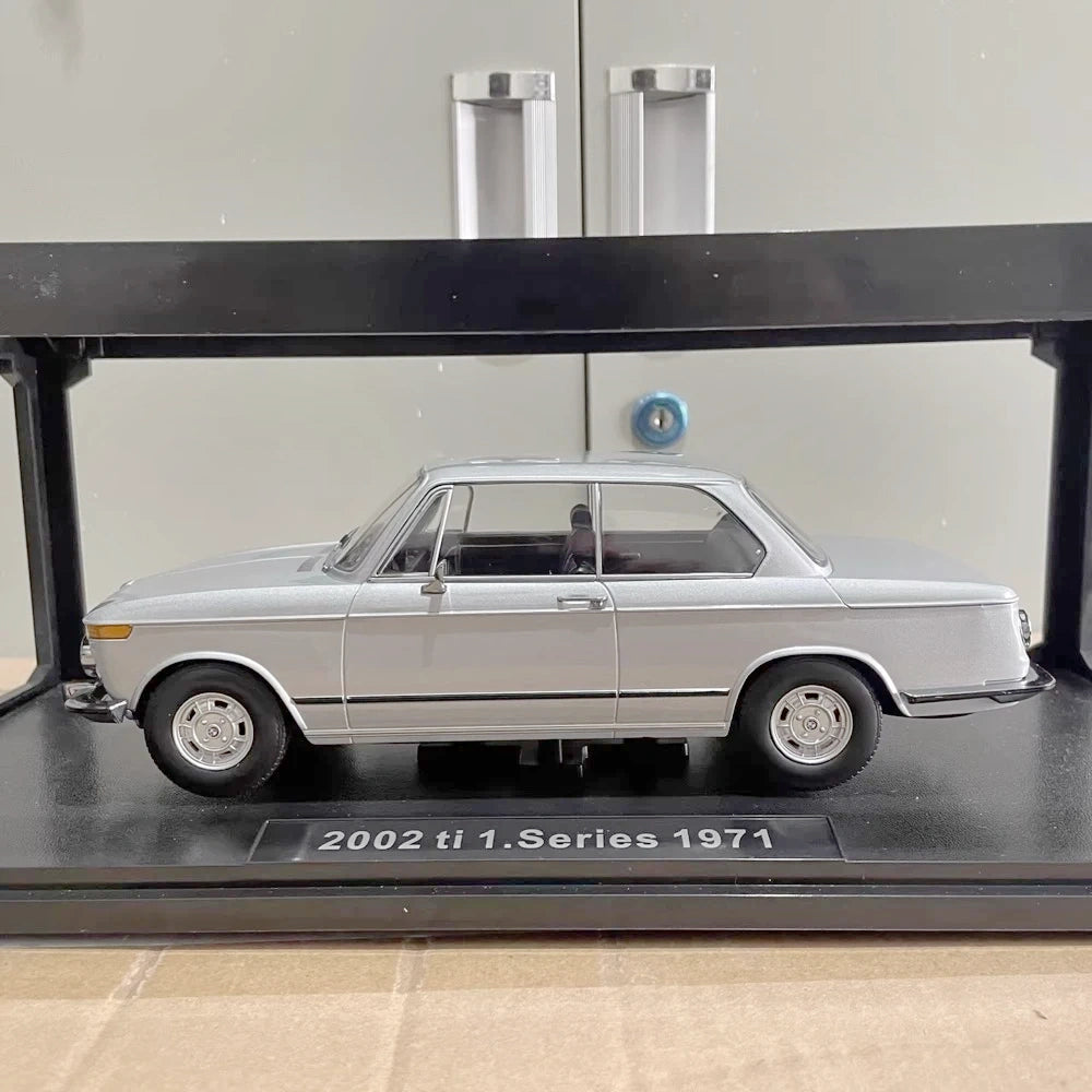 [KK Scale] 1:18 BMW 1971 2002 Ti Silver Model Car Die-Cast