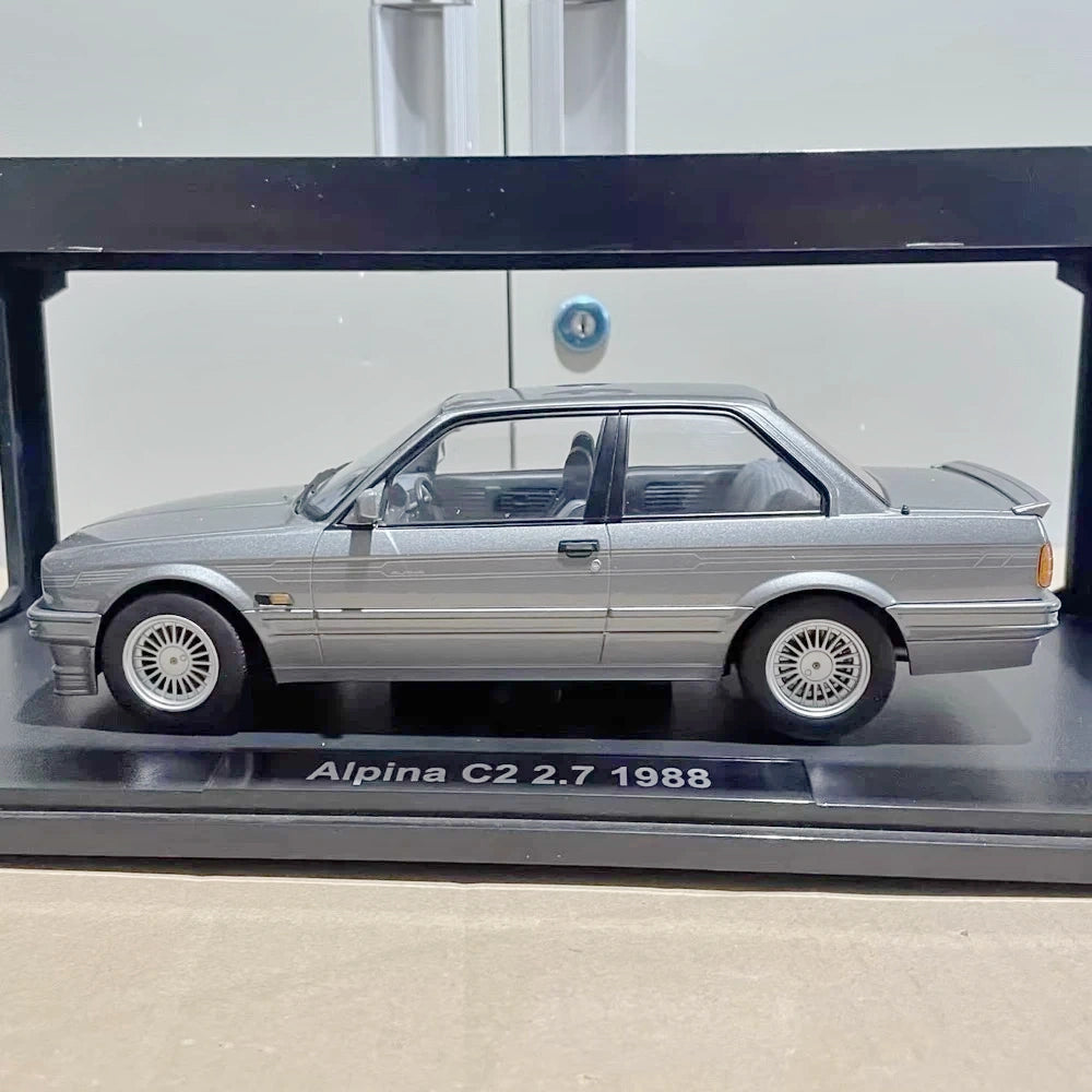 [KK Skala] 1:18 BMW 1988 E30 Alpina C2 2.7 grå modellbil Die-Cast