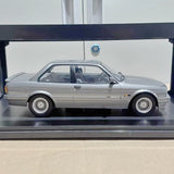 [KK Skala] 1:18 BMW 1988 E30 Alpina C2 2.7 grå modellbil Die-Cast