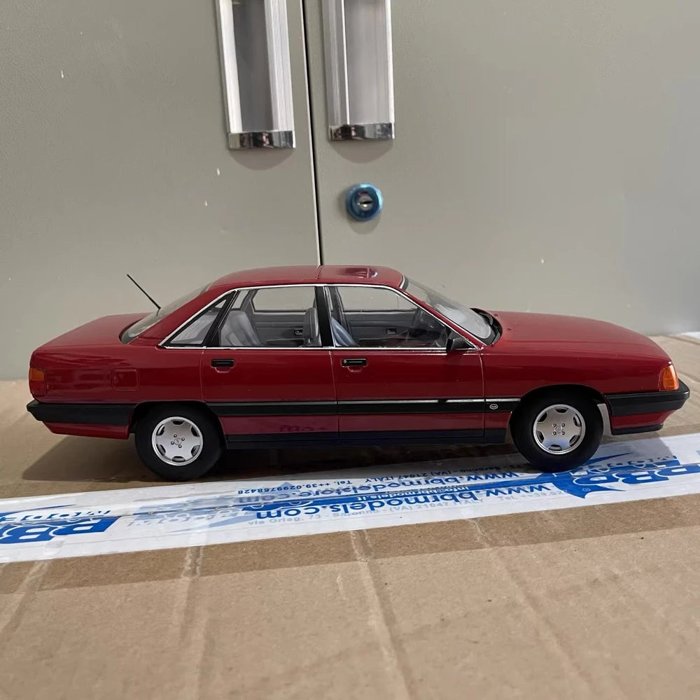 [KK Scale] 1:18 Audi 1989 100 C3 Red Model Car Die-Cast