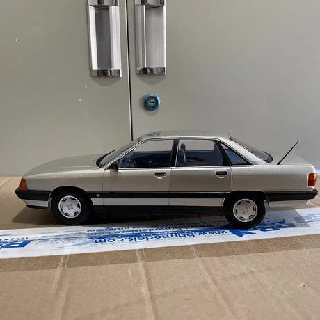 [KK Schaal] 1:18 Audi 1989 100 C3 zilver modelauto Die-Cast