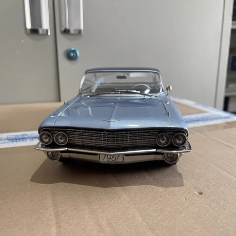 [KK Schaal] 1:18 Cadillac 1961 DeVille Series 62 Coupe blauw modelauto Die-Cast