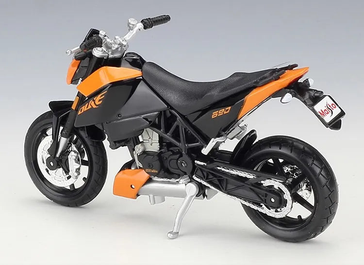 1:18 KTM 2008 690 Duke Motorcycle Model