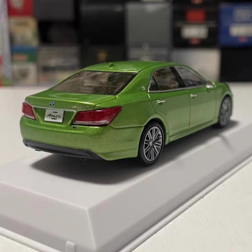 [Kyosho] 1:43 Toyota 2013 Crown Athlete Hybrid S Green Model Car Die-Cast