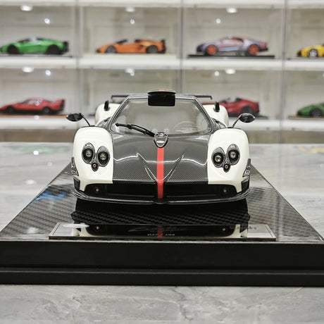 Kash Pagani 2009 Zonda Cinque Coupe White 1:18 – Modello in resina collezionabile