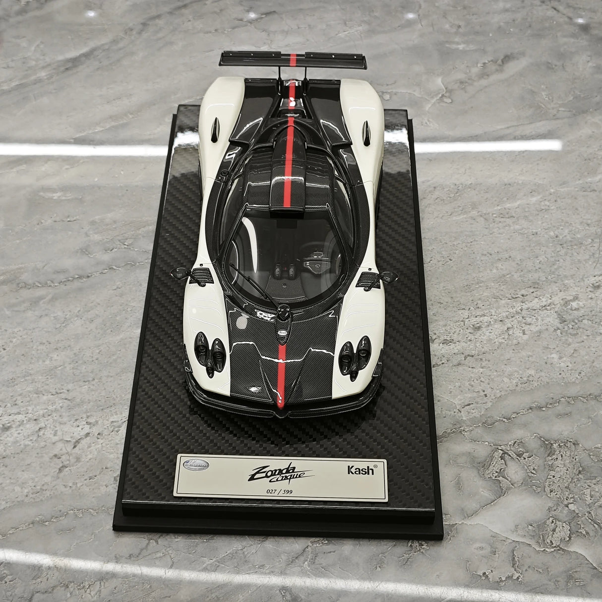 Kash Pagani 2009 Zonda Cinque Coupe White 1:18 – Resina modelo de colección