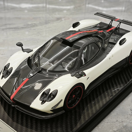 Kash Pagani 2009 Zonda Cinque Coupe White 1:18 – Modello in resina collezionabile
