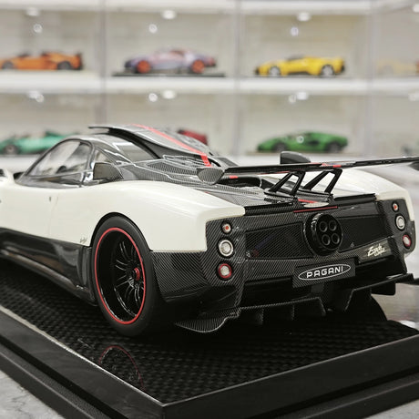 Kash Pagani 2009 Zonda Cinque Coupe White 1:18 – Modello in resina collezionabile