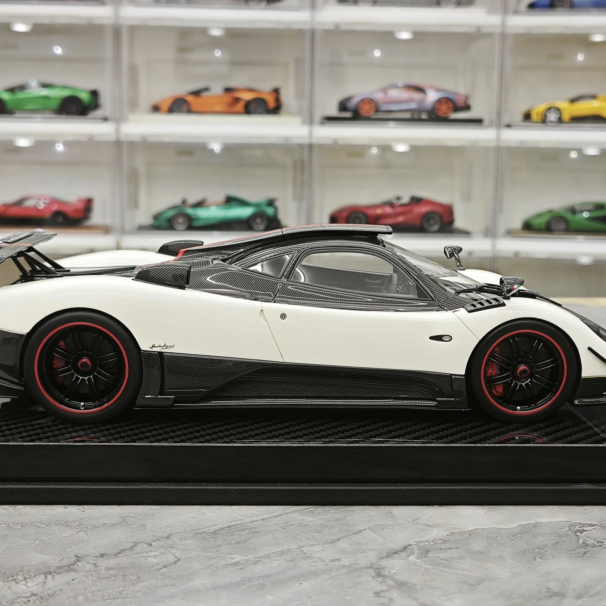 Kash Pagani 2009 Zonda Cinque Coupe White 1:18 – Resina modelo de colección