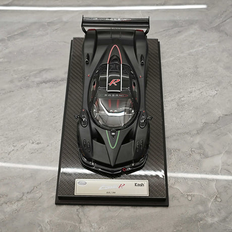 Kash Pagani 2009 Zonda R Matte Black 1:18 – Modello in resina collezionabile