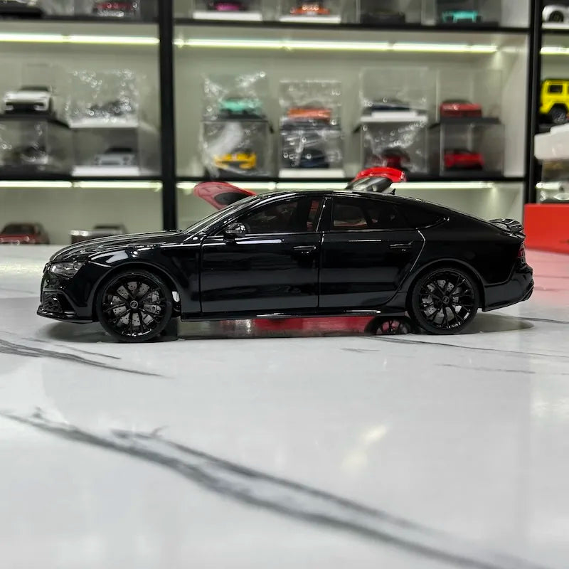 [KengFai] 1:18 Audi 2013 RS7 Sportback C7 Black Model Car Die-Cast