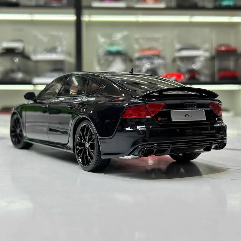 [KengFai] 1:18 Audi 2013 RS7 Sportback C7 Black Model Car Die-Cast
