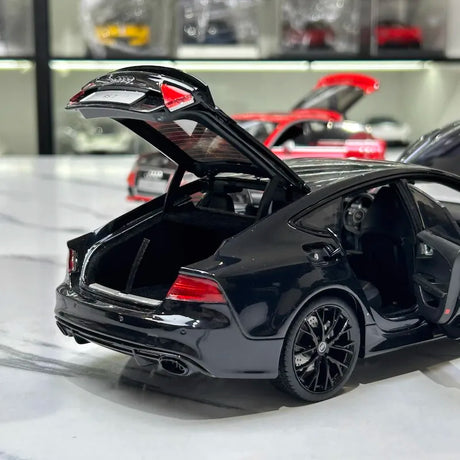 [KengFai] 1:18 Audi 2013 RS7 Sportback C7 Black Model Car Die-Cast