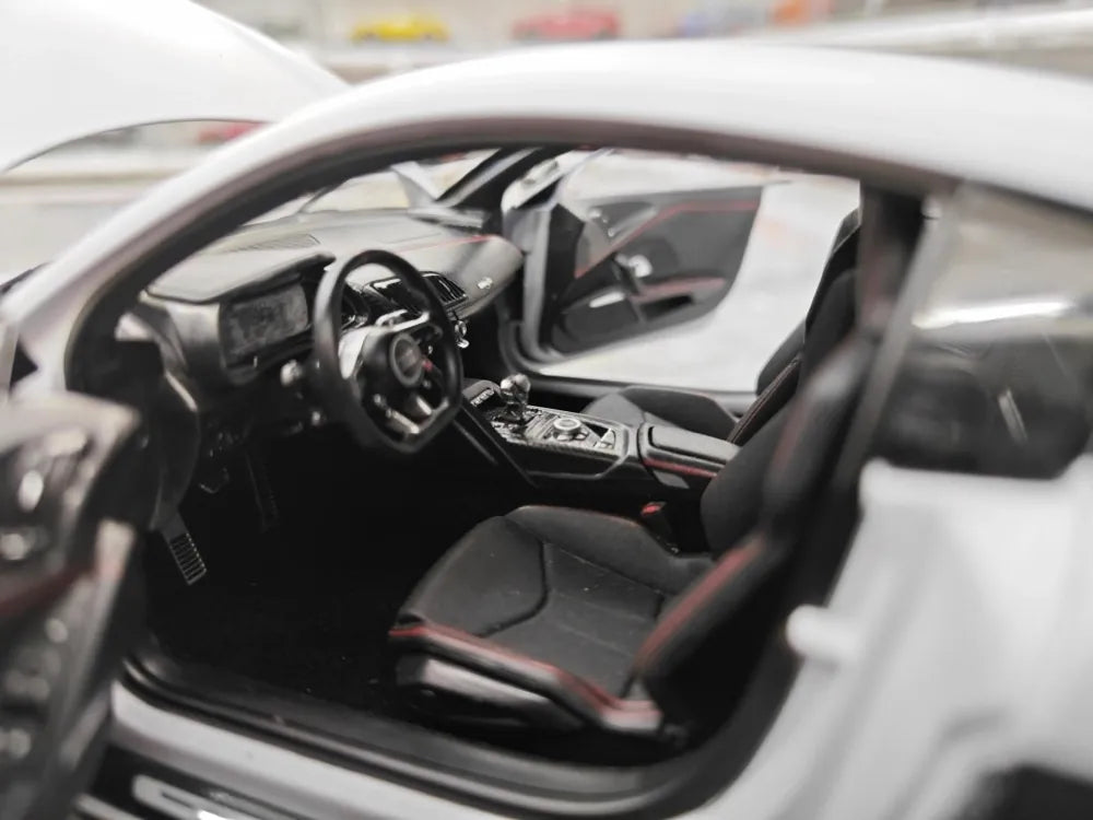 [KengFai] 1:18 Audi 2021 R8 GT RWD White Model Car Die-Cast