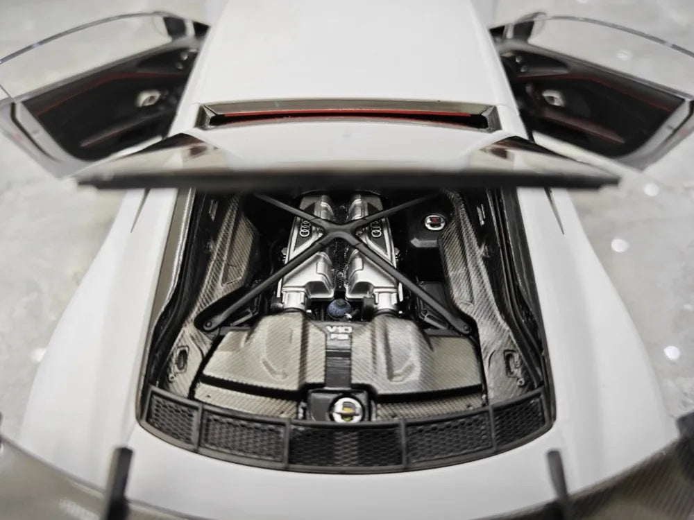 [KengFai] 1:18 Audi 2021 R8 GT RWD White Model Car Die-Cast